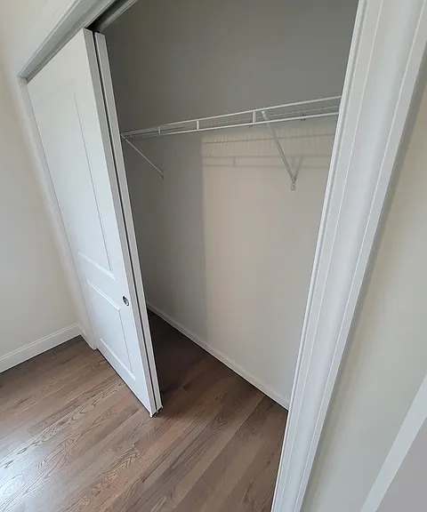 253 Van Pelt Ave — Photo 7