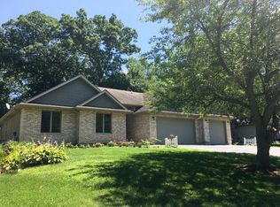 31138 Daniels Dr, Genoa, IL 60135