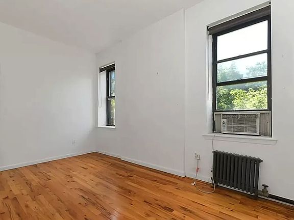5th image of 347 Bedford Ave #Bld