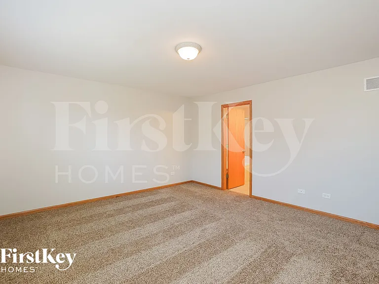 16460 Kingsbrook Dr — Photo 8