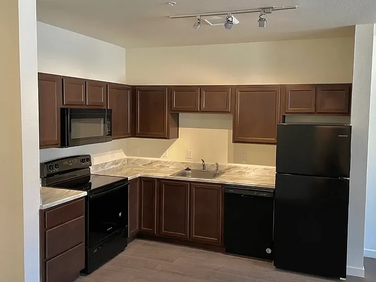 Range View Apartments — Photo 20