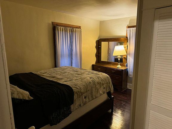 3rd image of 1122 4th St