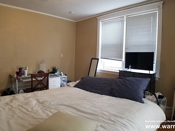 4th image of 68 Egmont St #6-1