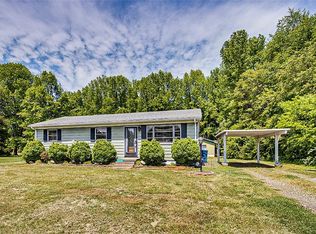 318 W Moffitt Ave, Liberty, NC 27298