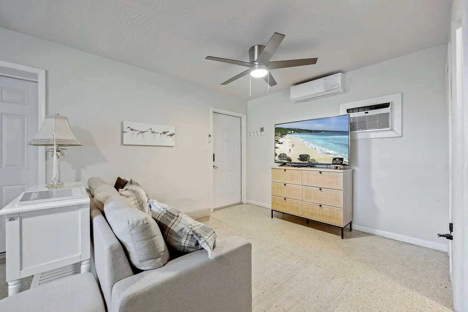 1 bed, 1.0 bath, 548 sqft, $2,629 — Photo 2