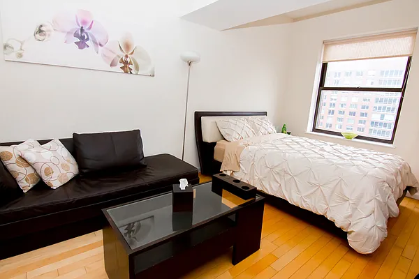 Rented by New York Residence | media 33