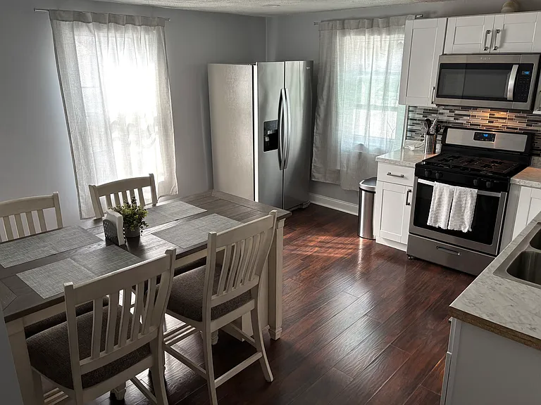 7-9 Lincoln St #2 — Photo 2