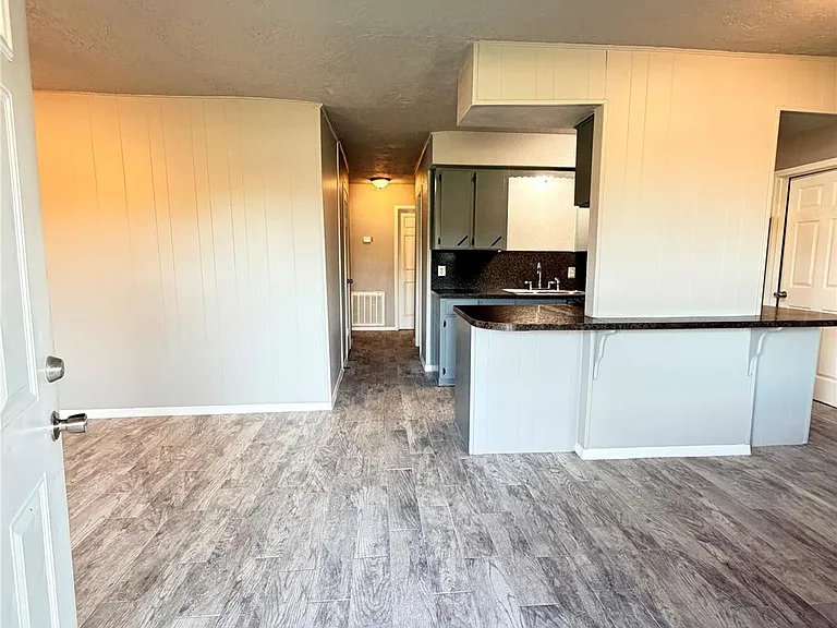519 Magnolia Ave — Photo 3