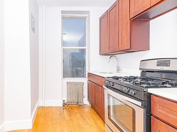 2nd image of 1341 Putnam Ave #C1