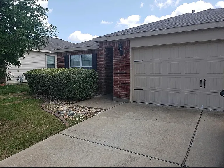 725 Lazy Crest Dr — Photo 2