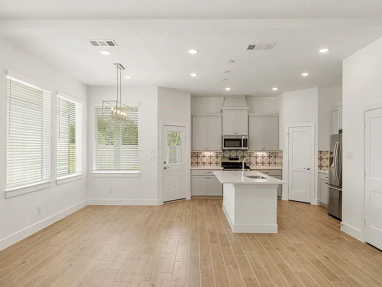 12762 Grayson County Dr — Photo 11