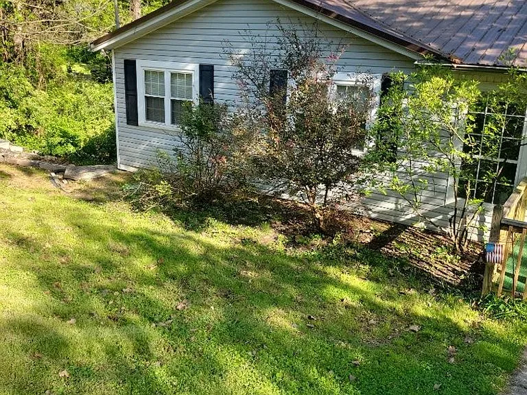 3935 Saylor Ct — Photo 4