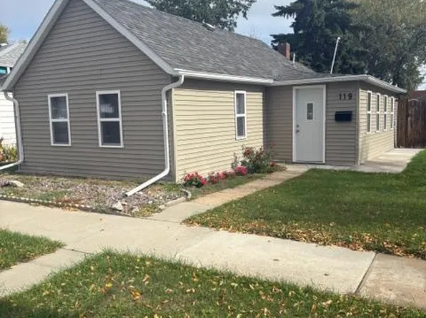 119 3rd Ave SW, Dickinson, ND 58601
