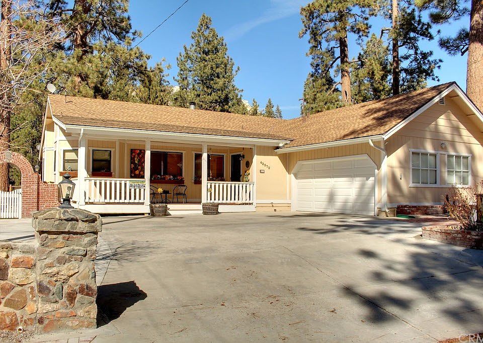 1st image of 42572 Juniper Dr