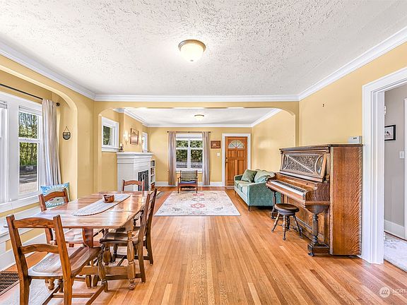 5th image of 2600 Cedarwood Avenue
