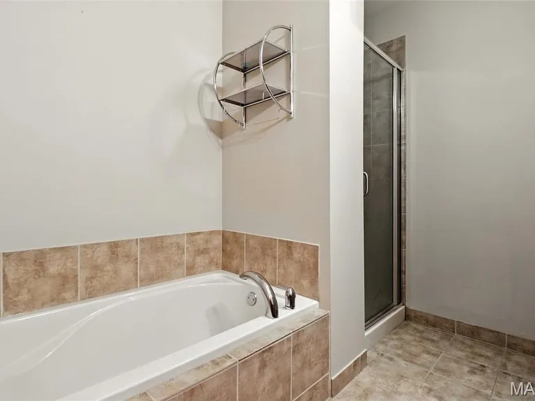 1627 Locust St #202 — Photo 28