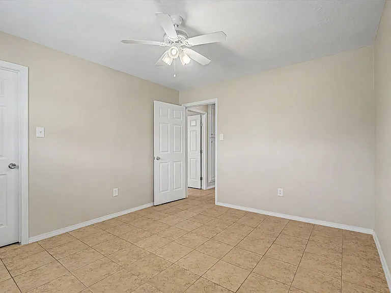 827 Pickney Ave — Photo 32