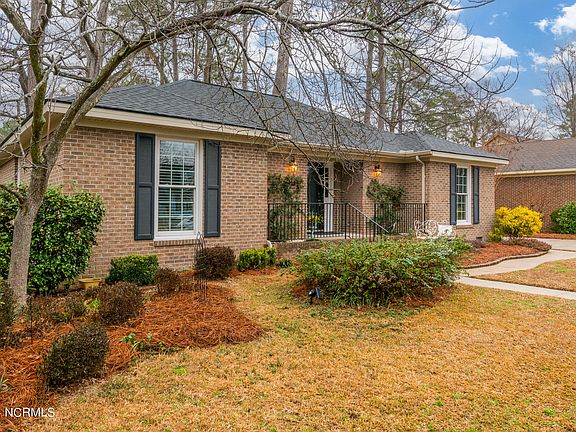 2nd image of 1603 Hollybriar Lane
