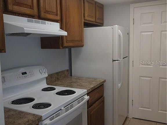 5th image of 745 E Alfred St #7
