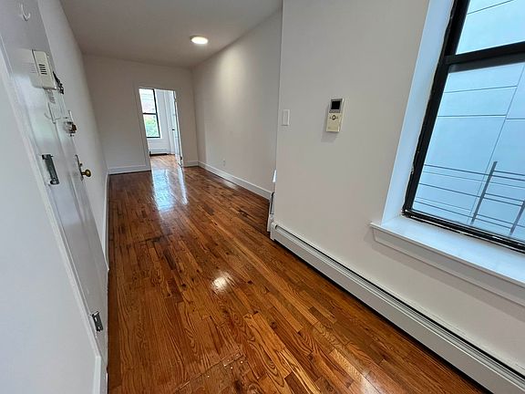 5th image of 309 W 121st St #3R
