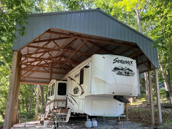 10033 Wildflower Dr, Unionville, MO 63565