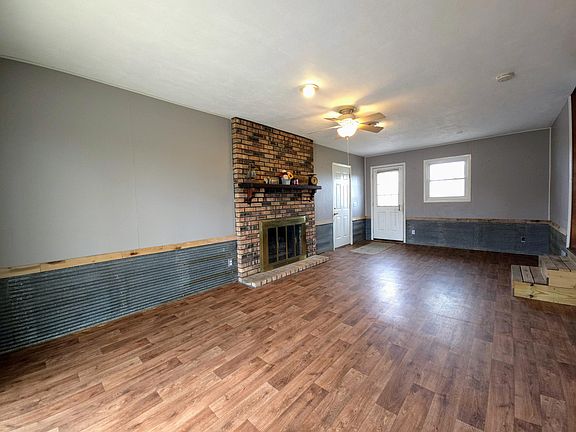 2nd image of 809 Court St