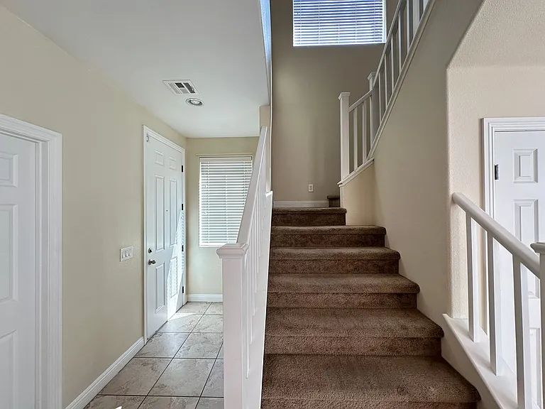 197 Spring Hollow Dr — Photo 10