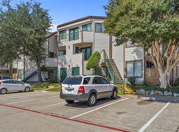 3rd image of 2301 Balsam Dr APT M208