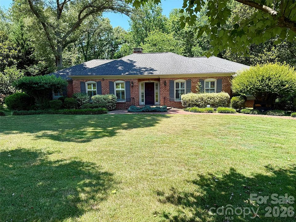 1st image of 136 Mimosa Hills Dr