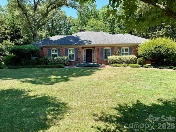 136 Mimosa Hills Dr, Morganton, NC 28655