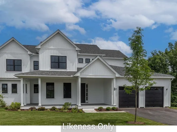 13 Barn Road, South Burlington, VT 05403