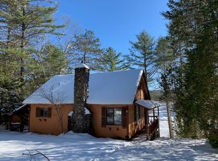 28 Oregon Pond Dr, Onchiota, NY 12989