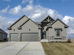 2780 SW 12th Ter, Lees Summit, MO 64081