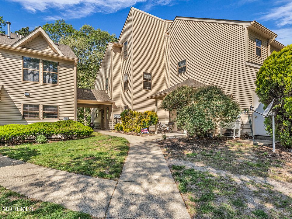 1st image of 125 Whispering Oaks Way