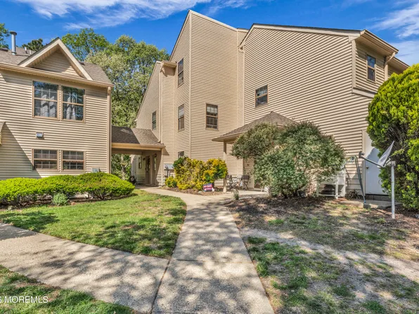 125 Whispering Oaks Way, Jackson, NJ 08527