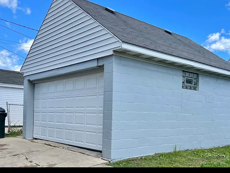 2912 S Chicago Ave — Photo 8