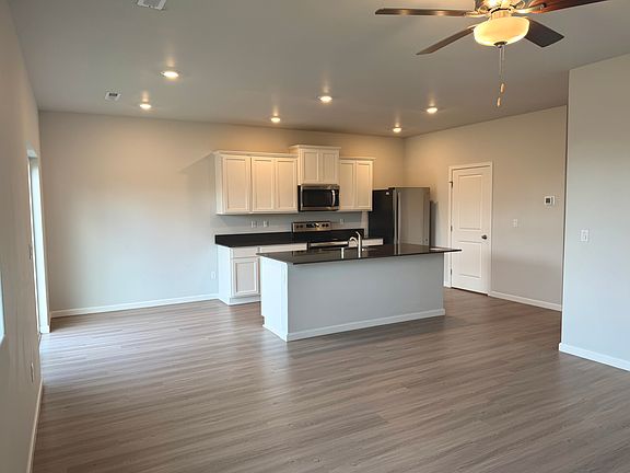 5th image of 3306 NE 120th Cir