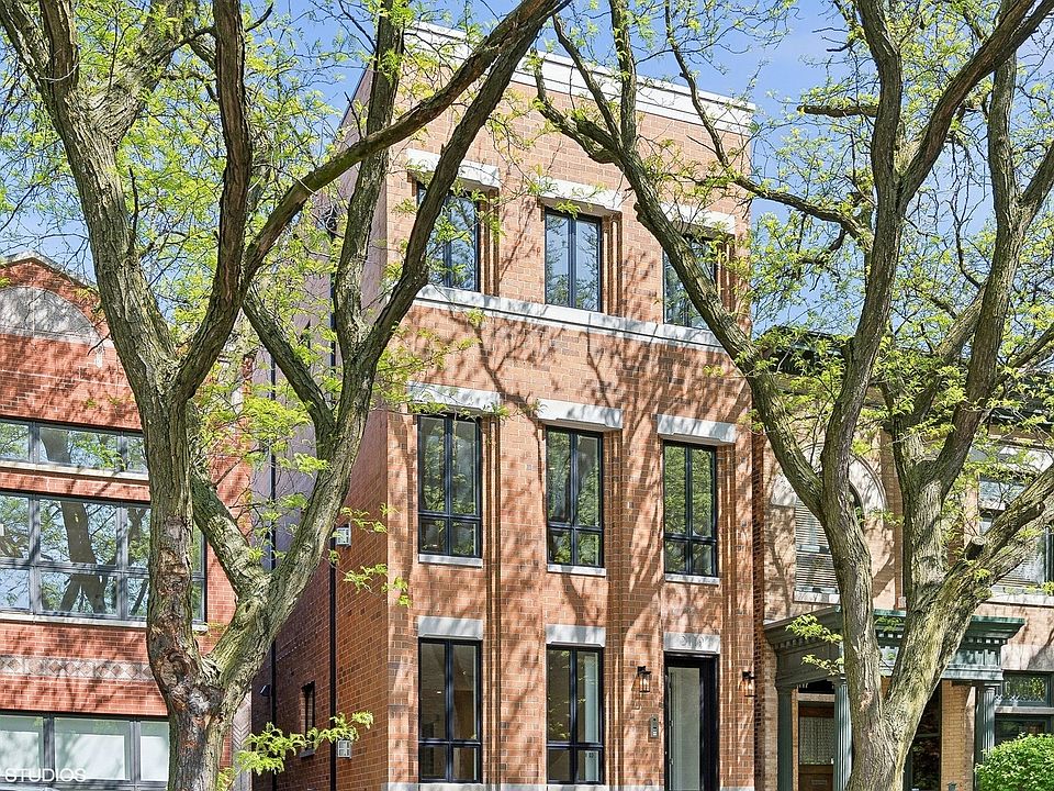 1st image of 928 W Wolfram Ave #1