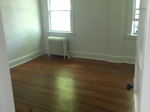 5th image of 87 Putnam Ave