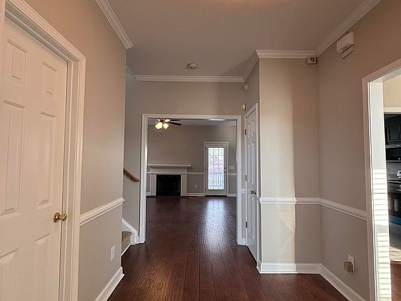 3rd image of 161 Mason Ridge Cir