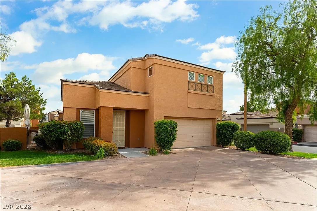 3 bed, 2.5 bath, 1564 sqft, $2,650 — Photo 2