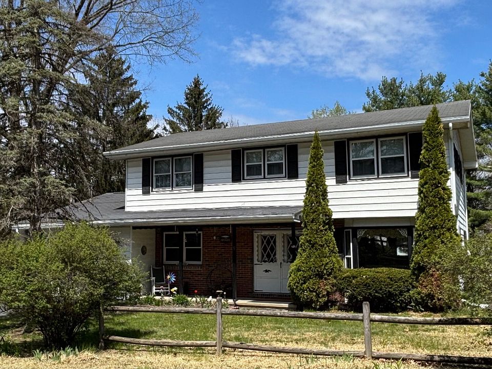 1st image of 9 Anthony Dr #4
