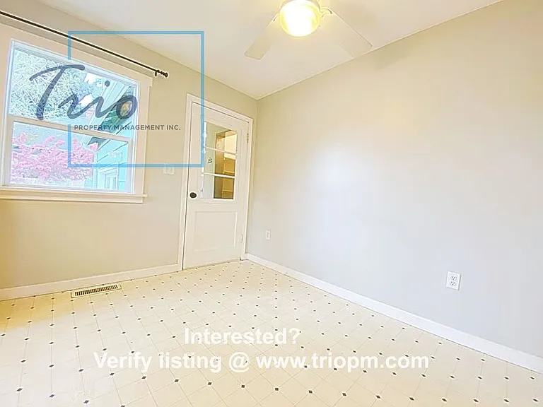 32738 E Mill St — Photo 5