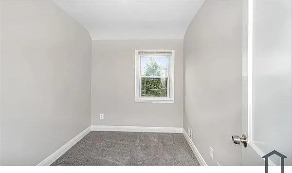 1755 White Oak Ave — Photo 10