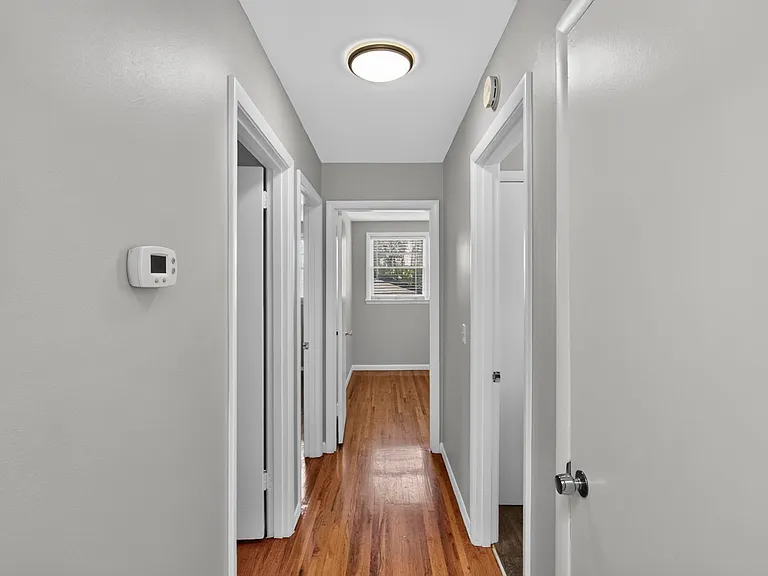 261 Eisenhower Dr — Photo 10