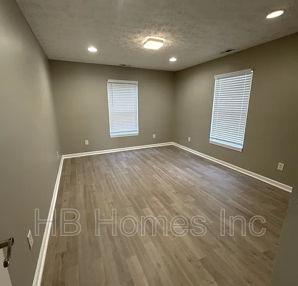 407 Ash St — Photo 12