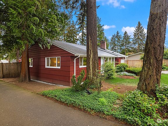 4th image of 12320 8th Avenue NE