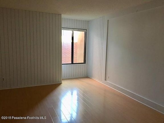 5th image of 460 Oak St APT 109