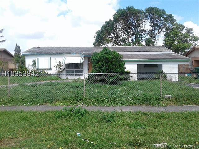2nd image of 3221 NW 17th St