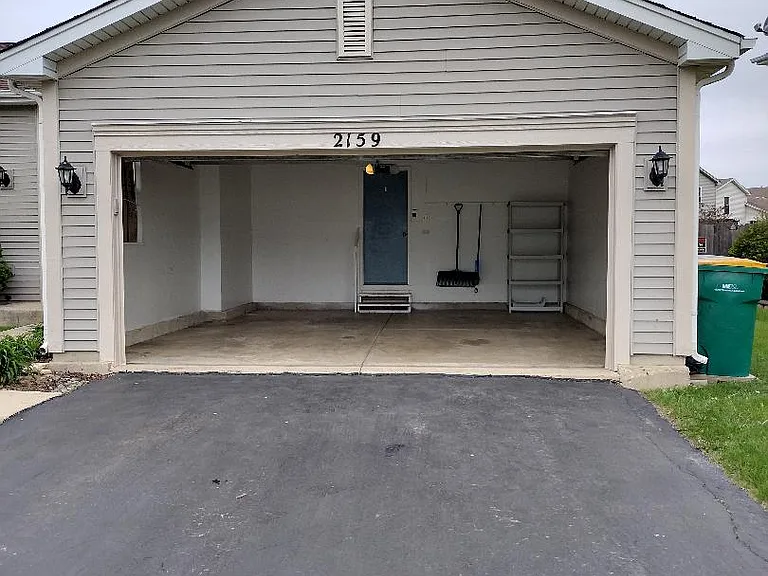 2159 Henning Pl — Photo 2